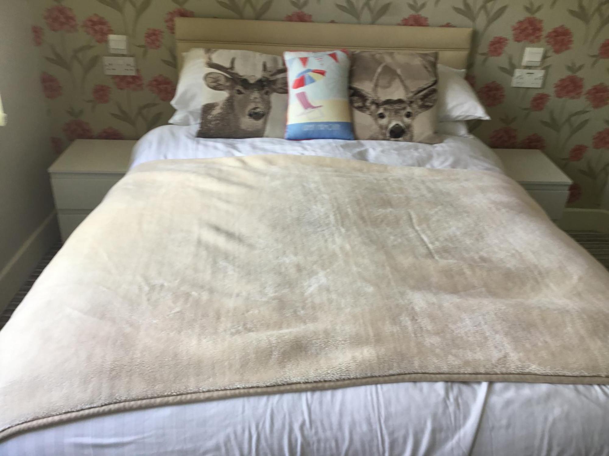 Dene House Bed and Breakfast Great Yarmouth Exteriör bild