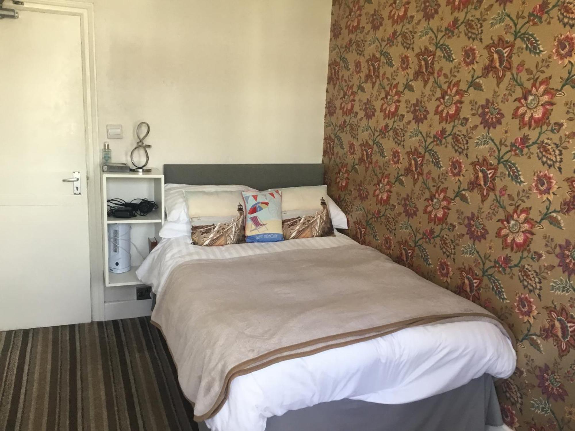 Dene House Bed and Breakfast Great Yarmouth Exteriör bild