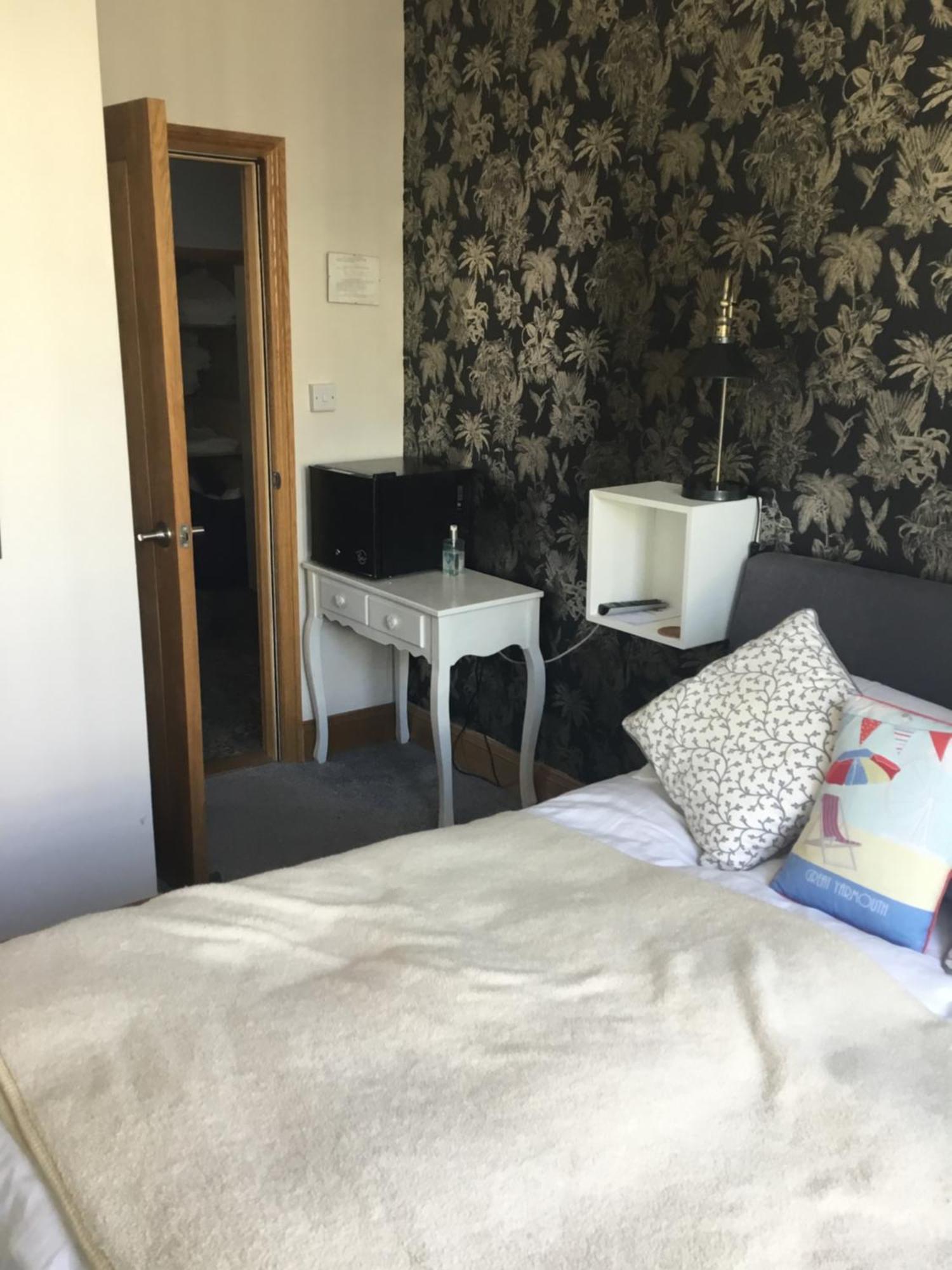 Dene House Bed and Breakfast Great Yarmouth Exteriör bild