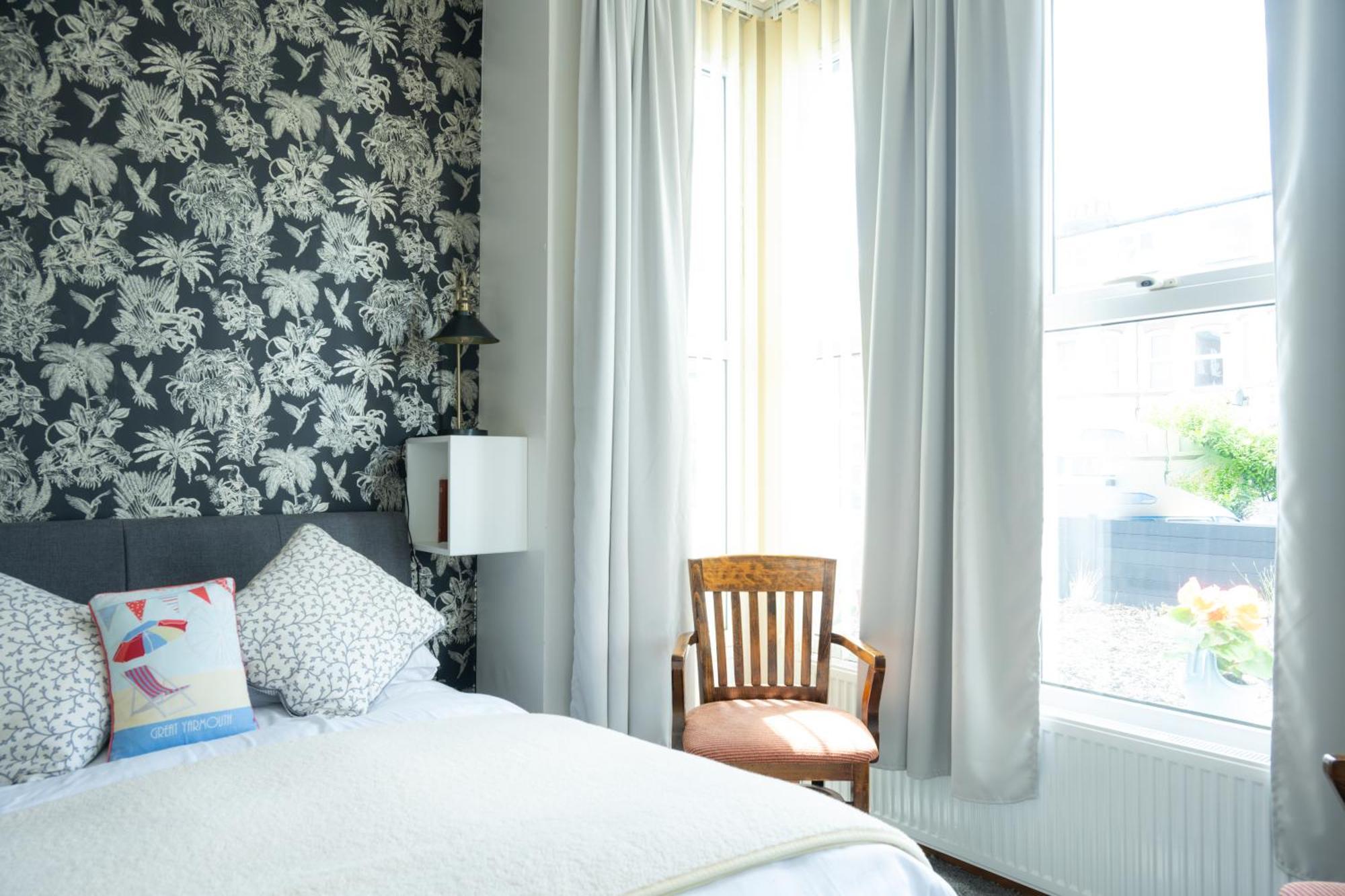 Dene House Bed and Breakfast Great Yarmouth Exteriör bild